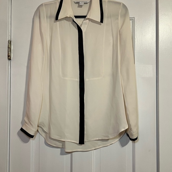 DIANE VON FURSTENBERG DVF CREAM SILK CONTRAST COLLAR BLOUSE SIZE 4 - Picture 1 of 11